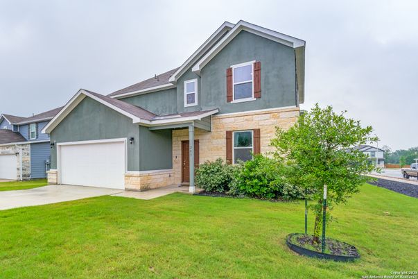 Attached, Backyard, Exterior, Facade, American Craftsman
