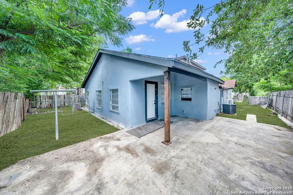 Backyard, Exterior