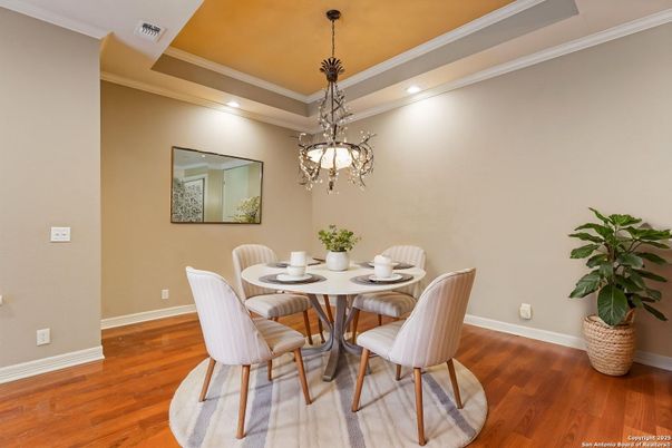 Chandelier, Dining room, Interior, Recessed Lighting, Wood Texture Flooring