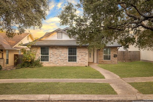 Exterior, Facade, Brick Facade, Ranch