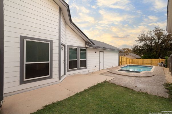 Exterior, Pool