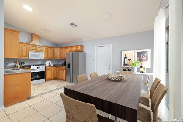 Dining room, Interior, Kitchen, Recessed Lighting, Stainless Steel Appliances