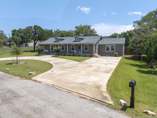Backyard, Exterior, Facade, Ranch
