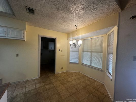 Empty room, Interior, Pendant Lights
