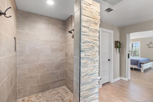 Bathroom, Interior, Recessed Lighting, Wood Texture Flooring
