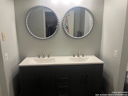 Bathroom, Dual Sink Vanities, Interior