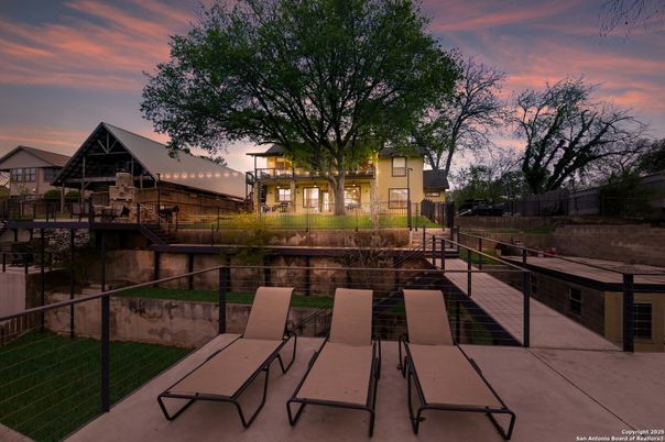 Backyard, Exterior