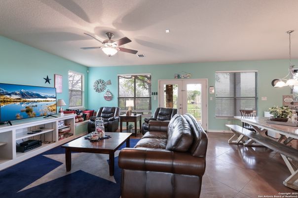 Dining room, Interior, Living room, Pendant Lights