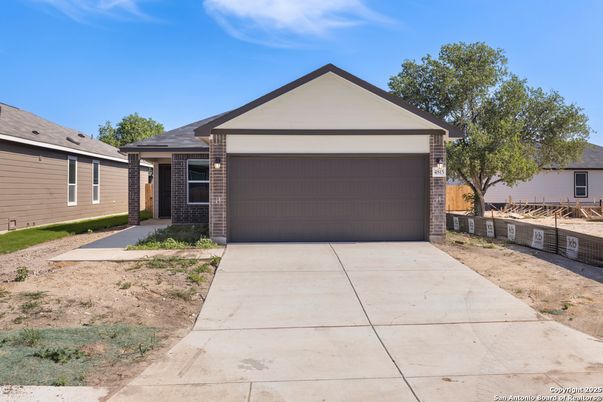 Detached Garage, Exterior