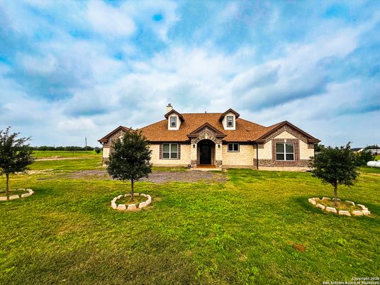 Backyard, Exterior, Facade, Brick Facade, Ranch