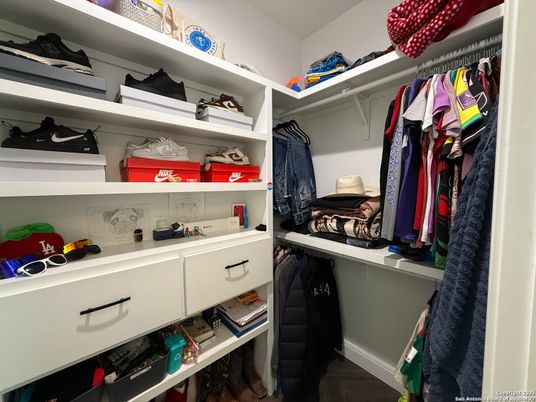 Interior, Walk-in Closets