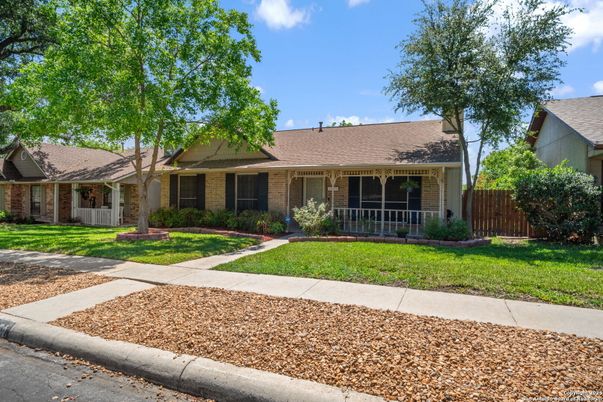 Exterior, Facade, Brick Facade, Ranch