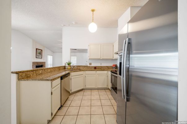 Interior, Kitchen, Pendant Lights, Stainless Steel Appliances