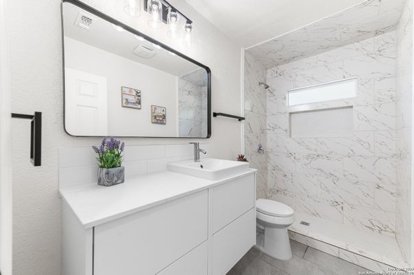 Bathroom, Interior, Marble Walls