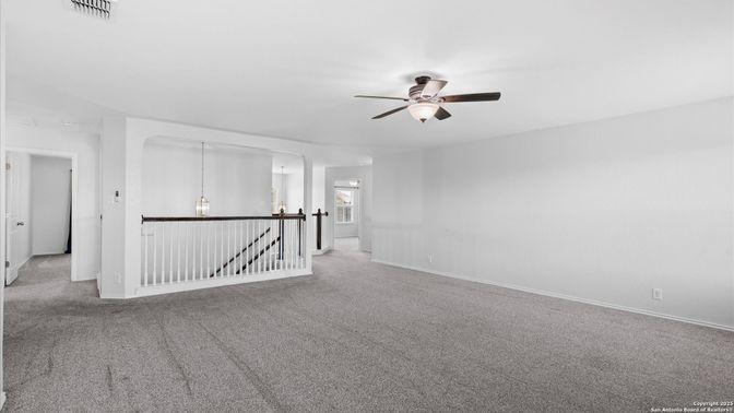 Empty room, Interior, Pendant Lights