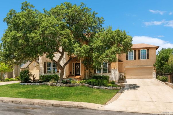 Attached, Exterior, Facade, Mediterranean