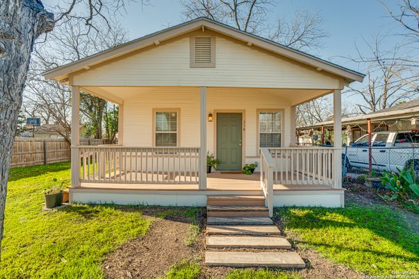 Exterior, Facade, American Craftsman