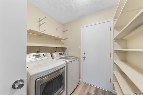 Interior, Washer, Wood Texture Flooring