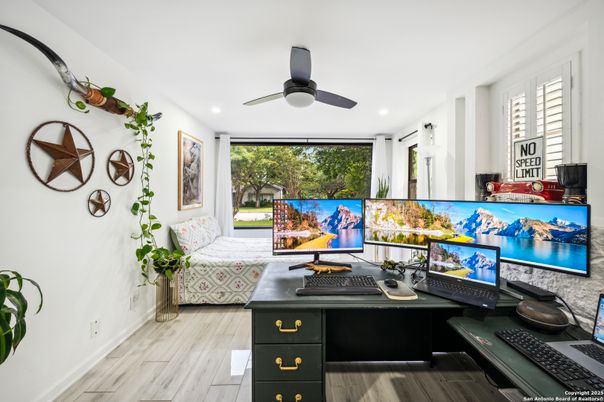 Home Office, Interior, Recessed Lighting, Wood Texture Flooring