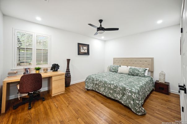 Bedroom, Home Office, Interior, Recessed Lighting, Wood Texture Flooring