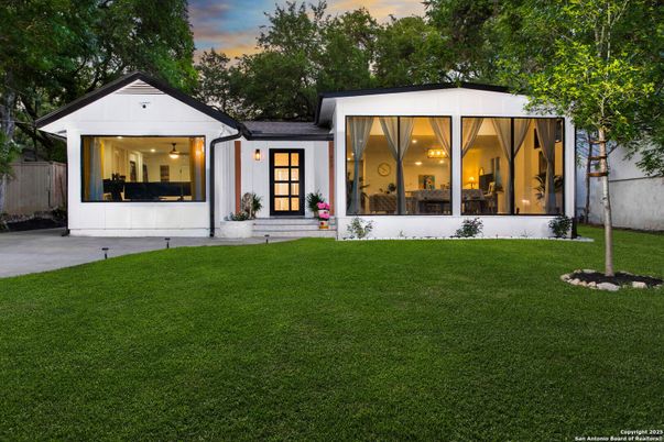 Backyard, Exterior, Facade, Farmhouse
