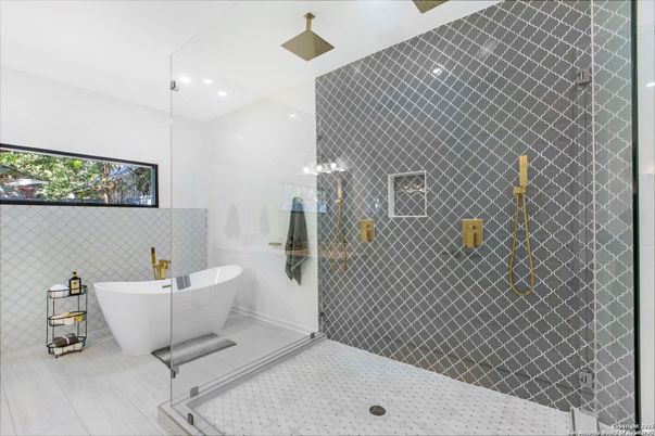 Bathroom, Free Standing Baths, Glass Shower, Interior, Recessed Lighting