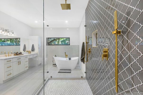 Bathroom, Dual Sink Vanities, Free Standing Baths, Glass Shower, Interior, Recessed Lighting