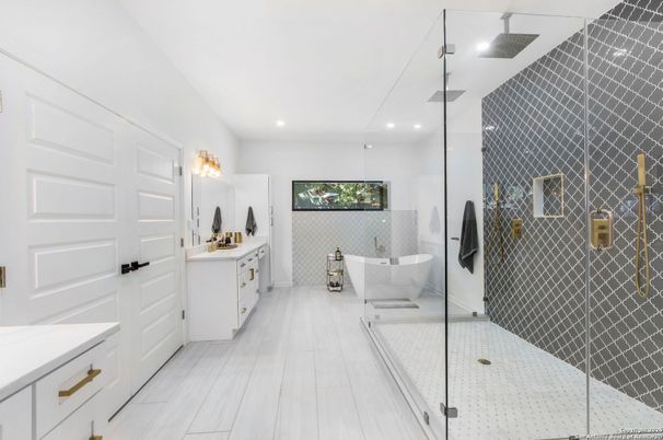Bathroom, Dual Sink Vanities, Free Standing Baths, Glass Shower, Interior, Recessed Lighting