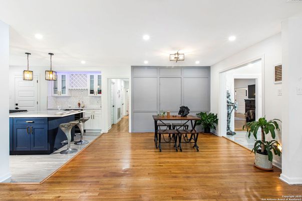Dining room, Interior, Kitchen, Pendant Lights, Recessed Lighting, Wood Texture Flooring