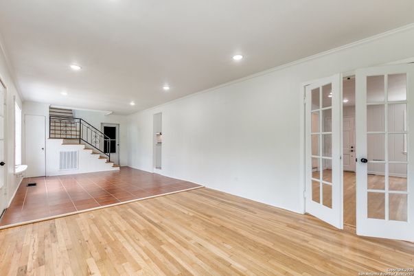 Empty room, Interior, Recessed Lighting, Wood Texture Flooring