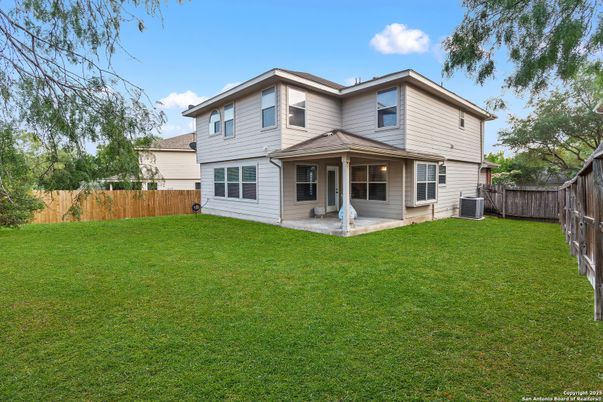 Backyard, Exterior, Facade, Split Level