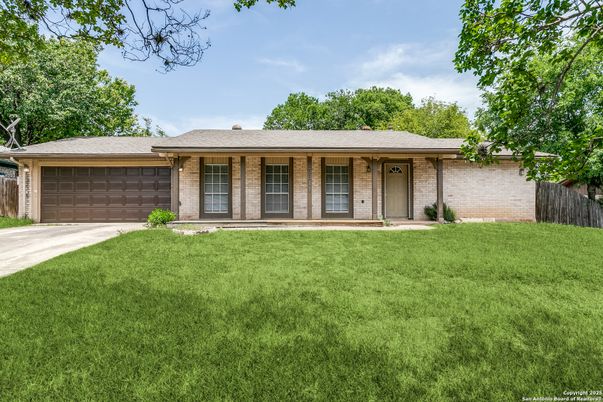 Attached, Exterior, Facade, Brick Facade, Ranch