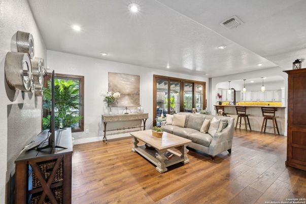 Interior, Kitchen, Living room, Pendant Lights, Recessed Lighting, Wood Texture Flooring