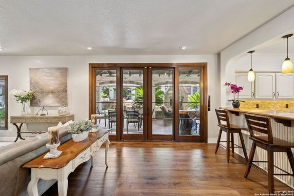 Interior, Pendant Lights, Recessed Lighting, Wood Texture Flooring