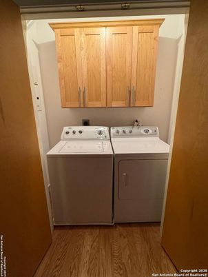 Interior, Utility Closets, Washer, Wood Texture Flooring