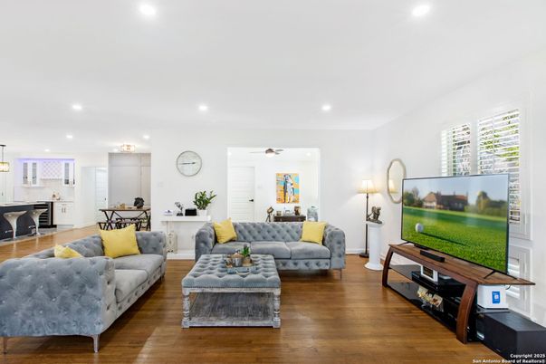 Dining room, Interior, Kitchen, Living room, Pendant Lights, Recessed Lighting, Wood Texture Flooring