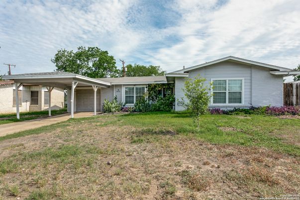 Backyard, Exterior, Facade, Ranch