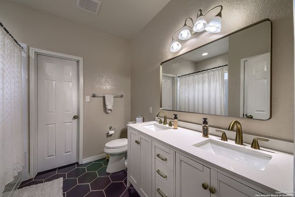 Bathroom, Dual Sink Vanities, Interior