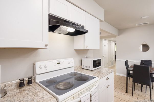 Dining room, Interior, Kitchen, Recessed Lighting