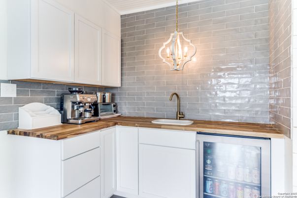 Interior, Kitchen, Pendant Lights, Stone Walls