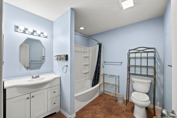 Bathroom, Interior, Recessed Lighting