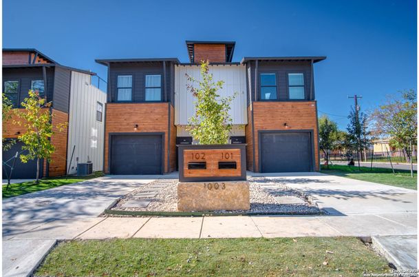 Attached, Exterior, Facade, Modern