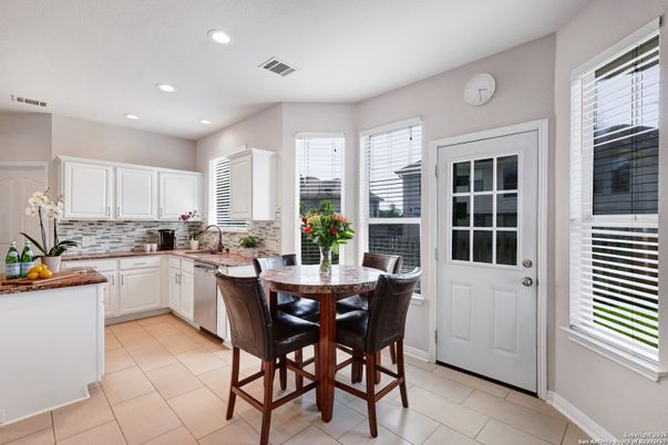 Dining room, Interior, Kitchen, Recessed Lighting