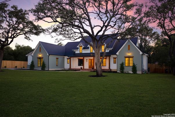 Backyard, Exterior, Facade, Farmhouse
