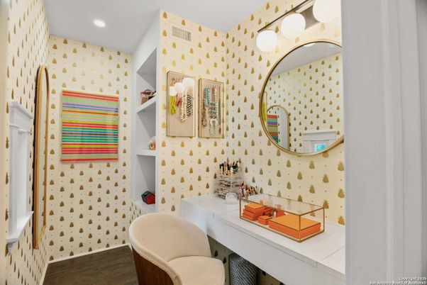 Bathroom, Interior, Recessed Lighting, Wood Texture Flooring