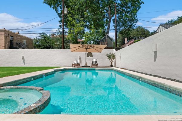 Exterior, Pool