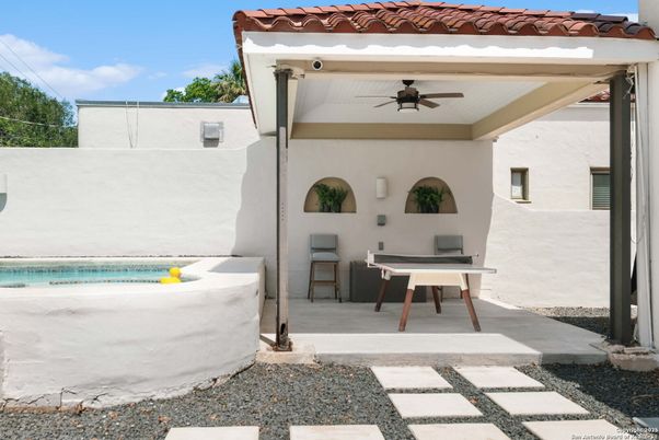 Exterior, Pool