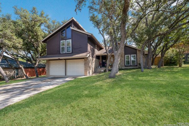 Attached, Exterior, Facade, American Craftsman