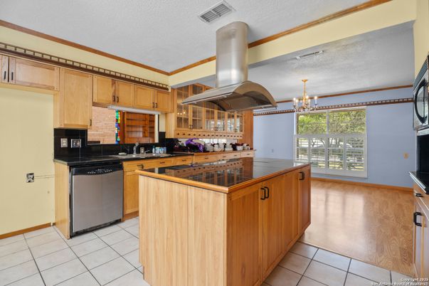 Chandelier, Interior, Kitchen, Wood Texture Flooring
