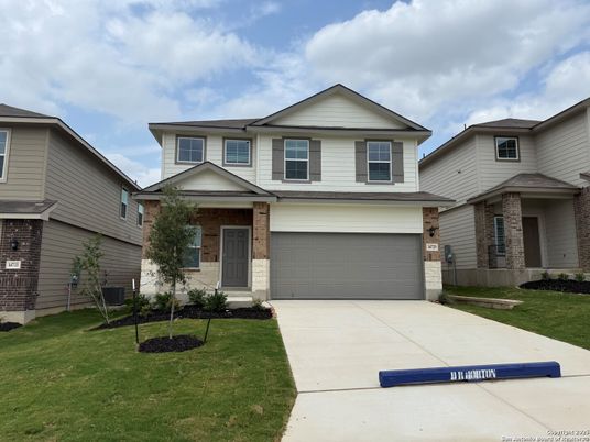 Attached, Exterior, Facade, American Craftsman